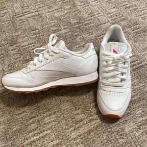 Reebok Classic Sneaker Size 6.5